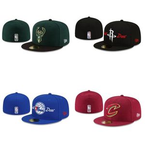 قبعات الكرة مصممة رجال الموضة فريق كرة السلة الكلاسيكية ملونة مسطحة الذروة FL الحجم المغلقة القبعات البيسبول الرياضية في 7- 8 Snapback DH7SP