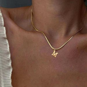 Pendant Necklaces AZ letter goldplated stainless steel pendant necklace suitable for womens snake chains initial letter Kravik necklace necklace jewe J240516