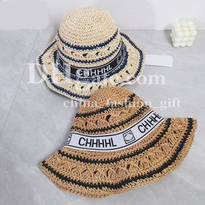 Designer Sun Hut gestreift gestrickte Strohhut Frauen Sonnenschand Eimer Hut Brandhut Strandhut Sommer Sonnenschutz Mütze