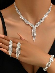웨딩 쥬얼리 세트 모조 다이아몬드 인용 목걸이 이어링 팔찌 웨딩 액세서리가 장착 된 4 조각 여성 보석류 세트