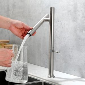 Rubinetti da cucina spazzolato in acciaio inossidabile rubinetto 360 ° miscelatore di acqua rotante toccata a foro singolo