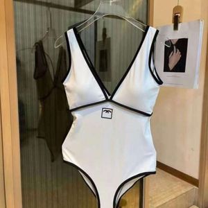 mode kvinnor solid färg badkläder designer bikini baddräkt brev grafisk tryck triangel en bit sexig rygglös baddräkt kvinnor kläder