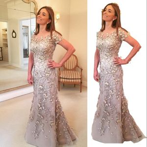 2023 Bling Mother Of The Bride Dresses Sheer Neck Mermaid Lace 3D Appliques Flowers Zipper Back Illusion Plus Size Party Evening Gowns 262M