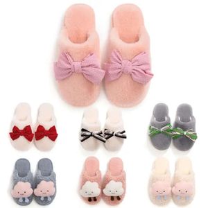 Slippers Designer de qualidade Mulheres top plataform sandálias sapatos triplos pretos adultos cinza rosa feminino casuals dentro de casa aquece tênis planos tênis de inverno andando 38d5 s