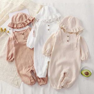 Rompers nyfödda babykläder våren och hösten 100% ren bomullsväv jumpsuit set en pyjamas vanlig vit våffla jumpsuit mamelucos rep d240516