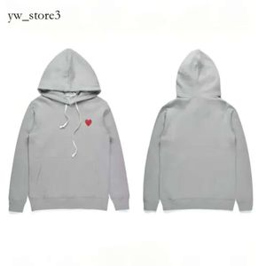 Commes des Garcon hoodie designer cdg mens hoodie tröjor kvinnor blixtlås lös päls lek tröja commes cardigan des liten röd hjärtjacka