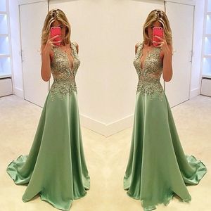 2020 Seksowne eleganckie oliwne zielone sukienki wieczorowe noś v szyję satynowe koronkowe aplikacje koraliki bez rękawów suknie balusowe plus size formalne impreza Dre 240t