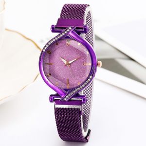 Diamentu 26 mm Star Dial Prosty temperament Diamond Women Watch Maganetic Bugains Wygodny błyszczący pasek z siatki kwarcowy żeński nadgarstek WATC 2209