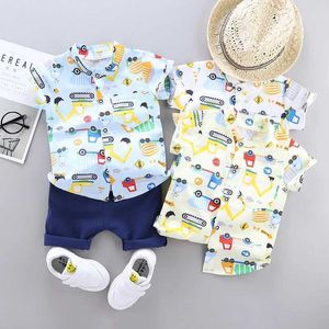 Set di abbigliamento per bambini per bambini set di vestiti per ragazze con cartone animato maglietta macchinari +pantaloni pantaloncini per abiti da abbigliamento per ragazzi estivi abiti Y240515