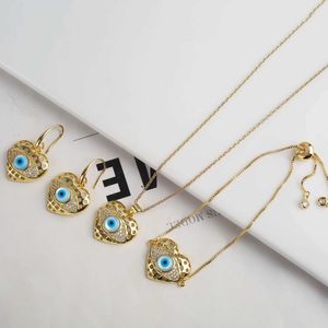 Bröllopsmycken sätter hjärtformad diamant inlagd Micro Shell Natural Stone Devils Eye Jewelry Set Hip-Hop Female Ny Design Gift