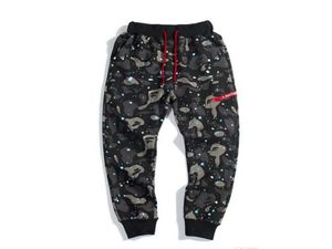 Amante preto branco letra de camuflagem personalidade de hip hop calças adolescentes desenhos animados de moda impressão de hip hop calças7401659