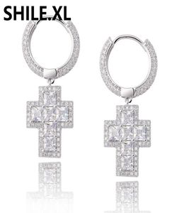 Hip Hop Iced Out CZ Diamond Cluster Zirconia Gold Silver Plated Cross Studörhängen för män Hip Hop Jewelry3561500