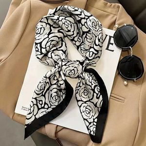 Bandanas durag sciarpe a rosa bianca nera stampata sciatta quadrata marca di lusso sottile sciarpa setosa sciarpa sproutdoor a protezione solare per le donne j240516