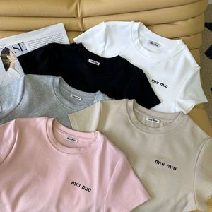 Herren-T-Shirts MM Family 24SS New Short Sleeved T-Shirt Einfache und modische vielseitige Buchstaben runde Nacken-T-Shirt gedruckt