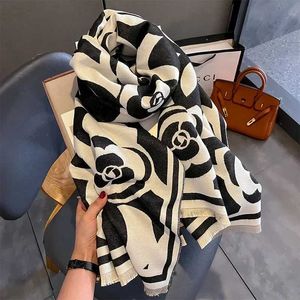 Bandanas Durag 2023 jesień zima Nowy luksusowy projekt naśladowany kaszmirowy szalik kobiety na zewnątrz utrzymuj ciepłą grubość soft soft szalik La 180*65 cm J240516