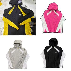 Erkek tasarımcı ceketler lüks rüzgarlık kıyafetleri fermuar kapüşonlu rüzgar geçirmez spor takım elbise bahar yaz ceketleri yağmurluk moda kontrast paneli kapüşon ceket h3g5