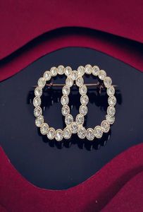 بروش المجوهرات النحاس الذهب المطلي بالفخامة المتقدمة الرجعية الرجعية للنساء الرجال مصمم أعلى جودة العداد 5A الماس CR3534196