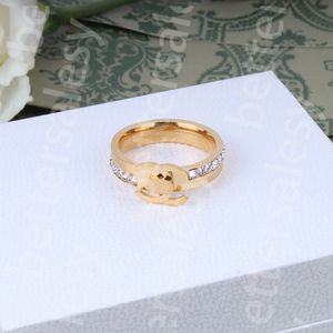 Designer Ring Luxury Brand C-Letters Rings Rings rostfritt stål Guldpläterade bandringar Fashion Crystal Ring for Women Wedding Jewelry Gifts