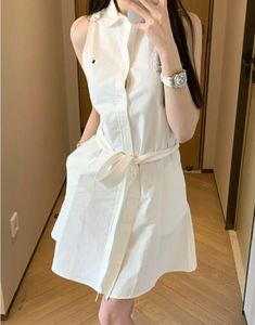 白いポニー刺繍ポロカラーの袖の袖のカジュアルドレス女性のハイグレードレトロスリムシャツベストスカートドレス