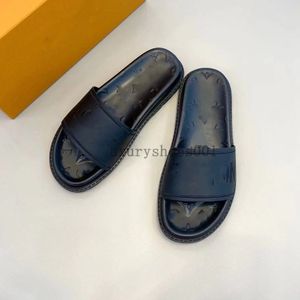 Bom dia piatto mulo piatto freschi di vetrini eleganti senza sforzo 2 cinghie con fibbie oro regolate maschi estate flipflops pantofole 5.14 13