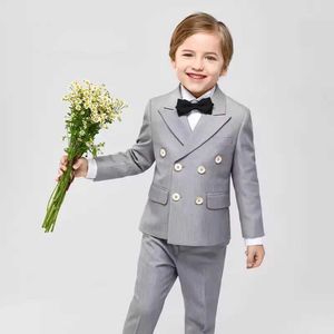 Suits pojkar elegant Gary Party Photography Suit Kids Formell ceremonin Kostym Barn födelsedag bröllop pianoklänning prestanda kostym y240516