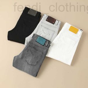 Erkekler Kot Tasarımcı Markası 2024 İlkbahar/Yaz Yeni Orta Bel Hafif Elastik İnce Küçük Düz Bacak Pantolonu Yüksek Kaliteli Beyaz Siyah Gri Açık Renk TZ12