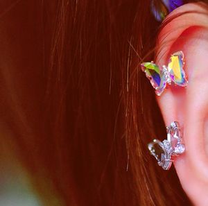 Stud 1 PCS Glass Crystal Butterfly Earring for Women 2021 Rostfritt stål Skruv Piercing Tragus Flat7873234