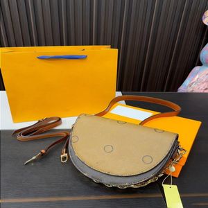 10A Fashion Bag Womens Crossbody Designer Saddle 25cm الكتف حقيبة يد صلبة من المحفظة خارج المكياج في الشارع اليومية VFJS