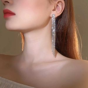 Dangle Chandelier Luxury custom colored rhinestone crystal long tassel earrings suitable for female bride pendant earrings party wedding jewelry gifts d240516