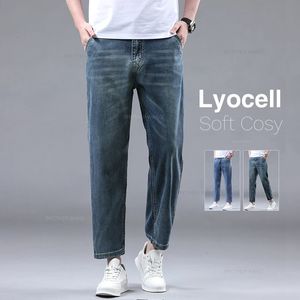 Summer Lyocell Fabric Jeans fino reto para homens Estilo clássico Estoto de tecido macio mole de jeans claro de jeans de jeans de comprimento masculino 240430