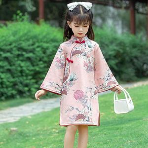 Flickor 2023 Autumn Winter Long-Sleeved Cheongsam för barn Barn Kinesisk stil Princess Dress Tang Suit Hanfu kläder L2405