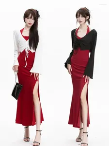 Arbeitskleider Herbst Autumn rote Hossportkleid Halfter würziger Mädchen Wickel Hüfte lange Schlankungskordelkordel Cover up zwei Stück Set Frauen Outfits