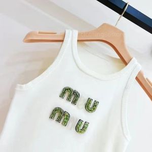 Kvinnors väst designer skjortor mode m tanks topp kvinnor väst sexig halter tee fest mode skörd topp lyxig broderad t shirt vår sommaren backless e0l5 väst vävd