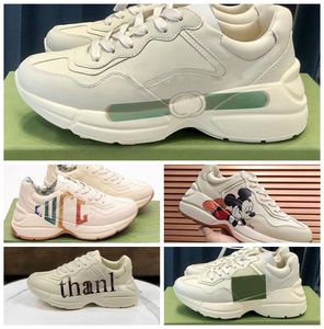 Designerskor Rhyton Sneakers Vintage Mens Womens Canvas Shoes Platform Printed Letter Sneakers Strawberry 35-46