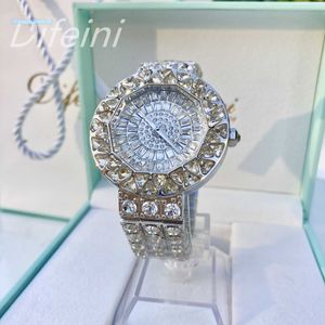 Ladies Hiphop Full Diamond Watch Crystal Diamond British Watch Fashion Personality Ultra Flash Women Moissanite Na rękaw