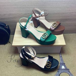 Designerskor Kvinnor Sandaler Formell Sandal Tjock Heeled High Heels 100% Leather Party Dance Shoe Lady Metal Belt Buckle High Heel Woman Shoes Stor storlek 35-42 med låda