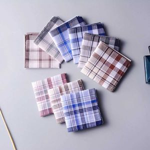 Bandanas Durag Square Plaid Stripe Handkerchiefs Mens Vintage Pocket Cotton Classic Towels for Wedding Parties 38 * 38cm Random J240516
