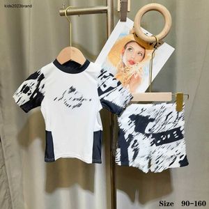 New Kids One-Pieces Letter Printing Baby Swimsuit Designer Girls Badkläder Storlek 90-160 cm Seaside Travel Clothing Child Beach Bikinis 24 May