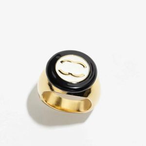 Anel de grife para mulheres, marca clássica, letra de letra dupla anel de ouro sem desbotamento Rings Fashion Back Selo