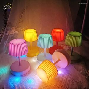 Настольные лампы светодиодные мини -музыкальные ночные светильники с аккумулятором детские спальни спальня спальня живой настольный столик