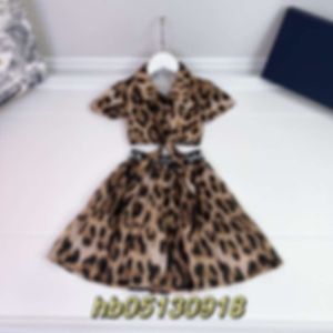 Kvinnors barnklänning Summer Leopard Print T-shirt Letter Kort kjol för barn flickor Tvådelar Set Trend