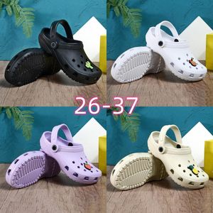 Topp Luxurys berömda designer Sandaler Kvinnor Kids Mens Charms tofflor Barn glider Buckle Triple Black White Pink Blue Green Beige Purple Sandal Loafers Shoes