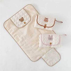 Byte kuddar täcker vikbar babyblöja byte av matta blöja med vattentäta spädbarn baby föremål för nyfödd sängkläder blöja madrass byte av täcke pad y240518