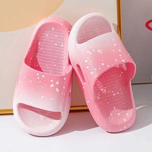 Slipper Kid Summer Shoes Leisure Slippers Boy Girl Girl Водонепроницаемые носимые тапочки для душевых тапочек для душа на свежем воздухе на открытом воздухе пляжные сандалии Y240518