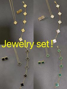 4 Fyra Leaf Clover Luxury Designer Jewelry Set Diamond Shell Fashion Women Armband örhängen Halsband Alla hjärtans dag födelsedagspresent grossist