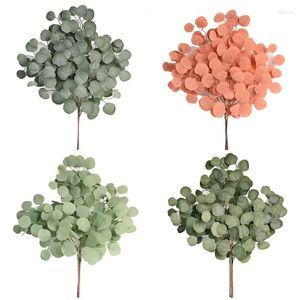 Dekorative Blumen 5pcs künstliche Eukalyptus gefälschte Pflanzen Hochzeit Blumenarrangement Party Home Tisch Dekoration Blattgarten Dekorationen