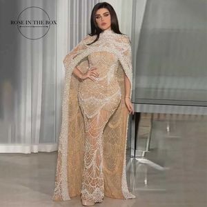 Landebahnkleider Luxus Perlen Abendkleider Dubai Nude Mermaid Elegant Long Cape Slves Arabien formelle Anlässe Kleider 2024 für Frauen Party T240518