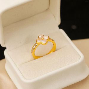 Clusterringe 2024 Persönlichkeit Vintage Trendy Mother Shell Blumen Einfacher geometrischer 16kcold Ring für Frauen -Mädchen -Party Schmuck Verkauf