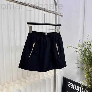 Signe designer Internet Celebrity Trend Brand 2024 Summer Nuova elastica cintura intrecciata Lettera ricamata a tasca Shorts per donne 1yau 1yau