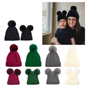 Unisex Mama Baby Pompom Cable Kolejna czapka Kapelusz Dostosowywane logo Zielone i czerwone ciepłe żebrowane skrzyżowaną czapkę z grubą podszewką